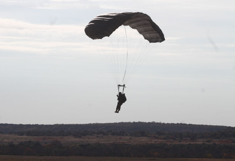 2-38 Cavalry Regiment Parachute Training